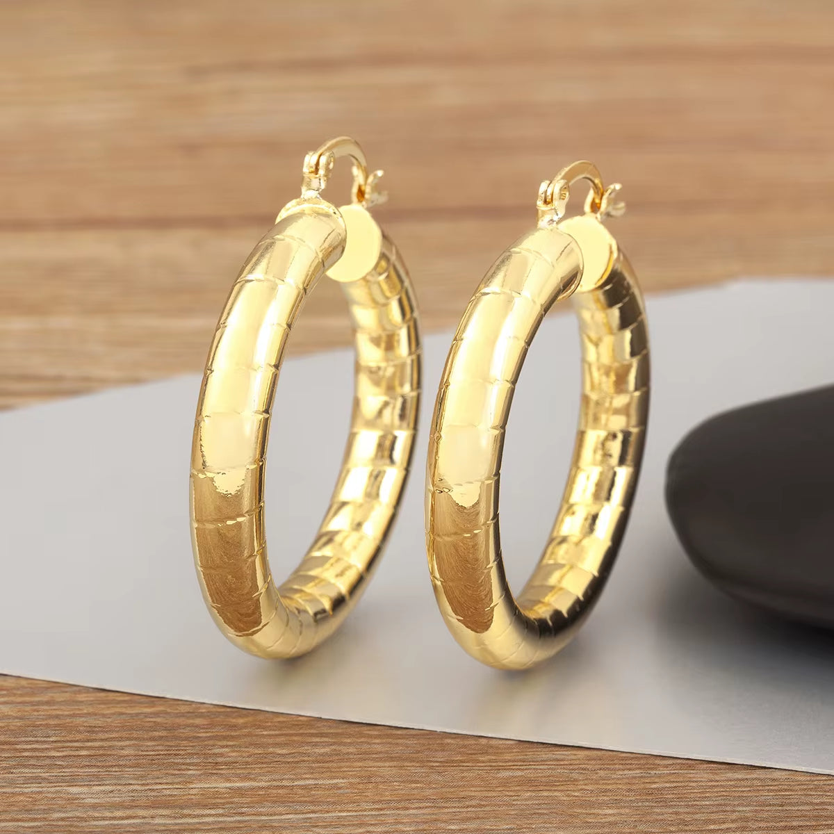AuraHoop™ Bold Copper Circle Earrings – Four Styles of Effortless Elegance